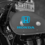 Наклейка на мотоцикл Honda logo